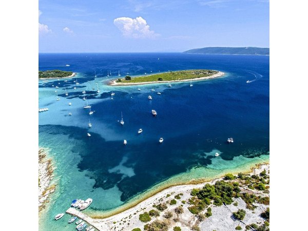 Split: Half-Day Boat Tour to Blue Lagoon, Trogir & Čiovo