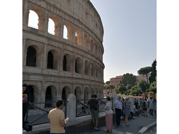 Private transport from Fiumicino Airport to Rome City or vice versa