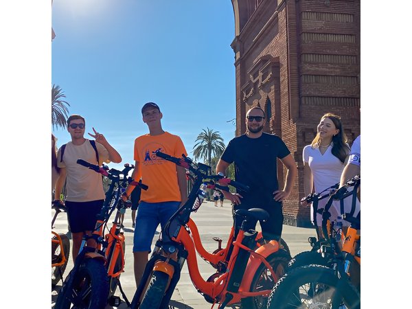 Barcelona: German guided tour by bike or e-bike
