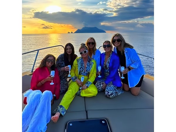 Private 4-Hour Boat Tour to Capri Island with Limoncello Tasting