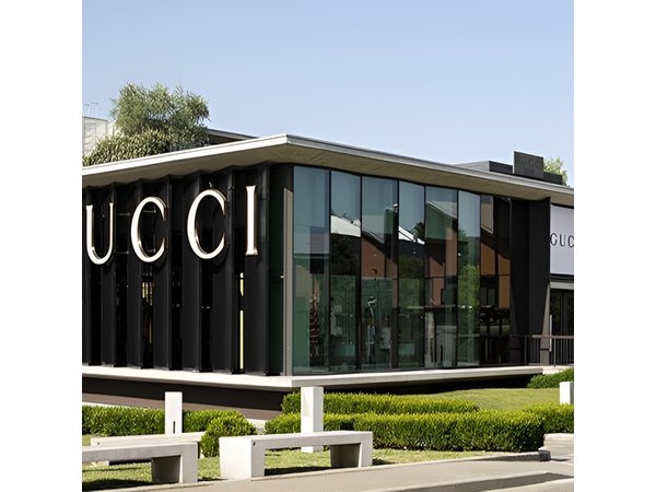 The Mall Outlet Florence from Rome: Luxury Shopping Day Tour