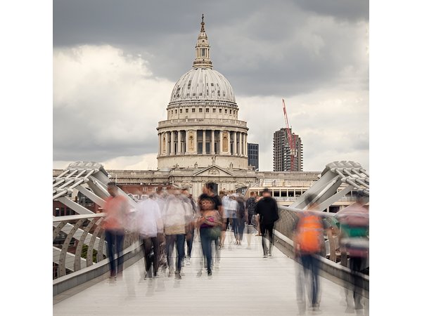 London through the lens: Iconic photo spots, hidden gems & food.