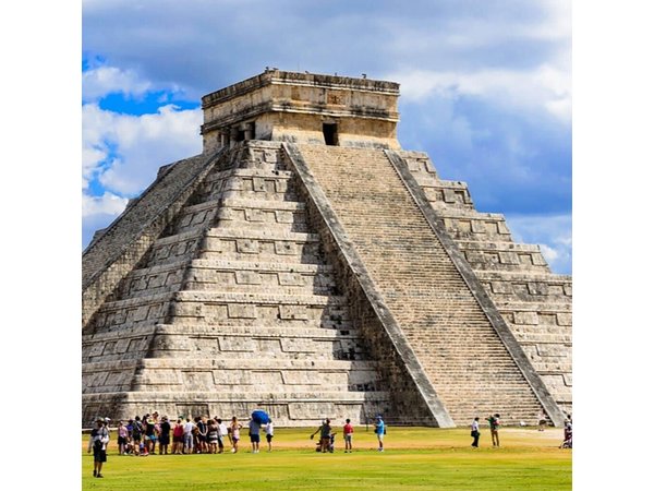 Guided Tour to Chichén Itzá and Cenote and Valladolid with Lunch