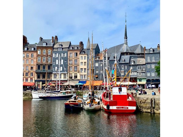 Private Normandy Rouen, Honfleur, Etretat Day trip from Paris