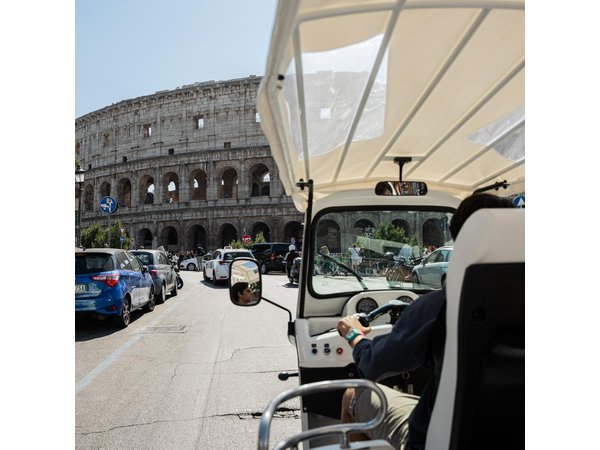 Rome Tuk-tuk Tour with Hotel Pickup and Prosecco