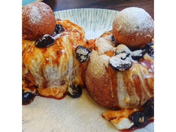 Sweet Delights History and Desserts Walking Tour in Bucharest