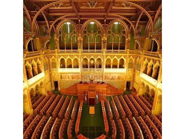 Budapest Parliament Audio Guide Tour with Danube Cruise