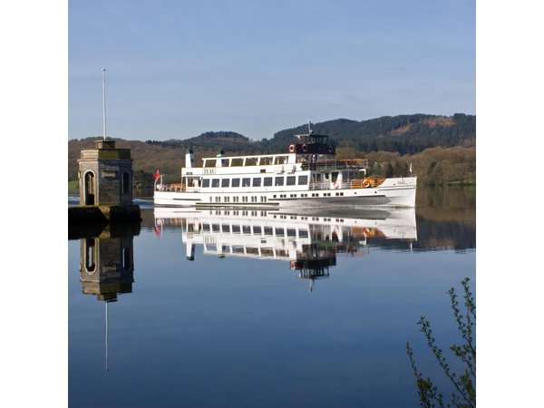 Overnight Lake District with Cream Tea and Cruise from London