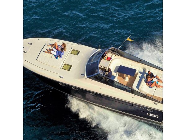 Tours on Itama 50: Capri, Amalfi Coast, Ischia and Procida