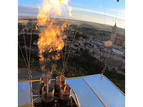 Balloon ride in Segovia with optional transportation from Madrid