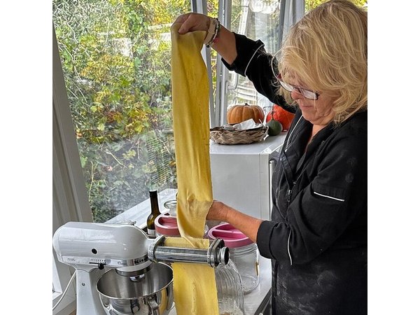 From Rome: Pasta Fresca Cooking Class in a Farmhouse with a Local