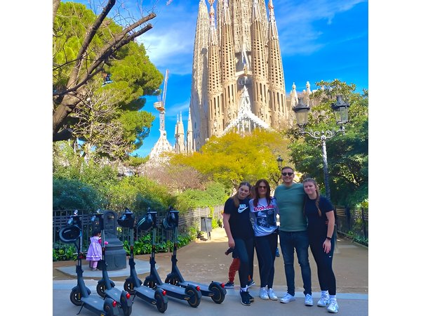 Barcelona Sagrada familia Electric Scooter or E-Bike Tour