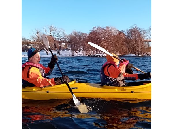 Winter Kayak Tour in Stockholm City (Dry Suit Kayaking)