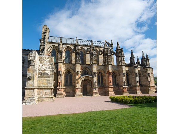 Rosslyn Chapel, Dunfermline Abbey and Stirling Castle Day Tour