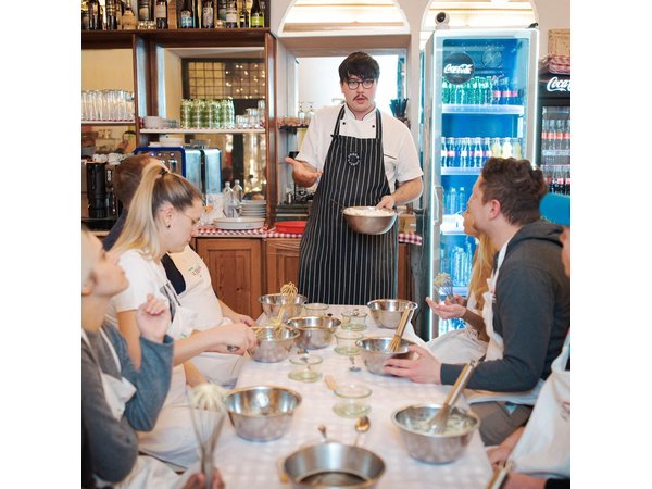 Pizza and Tiramisu Cooking Class in Rome, Piazza Navona