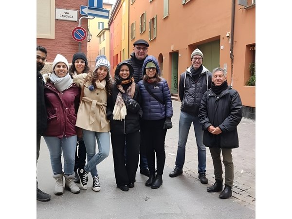 Historic Center Walking Tour in Bologna