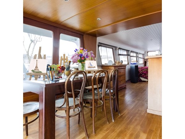Fashion Design Workshop & Brunch on a Seine Private Boat in Paris