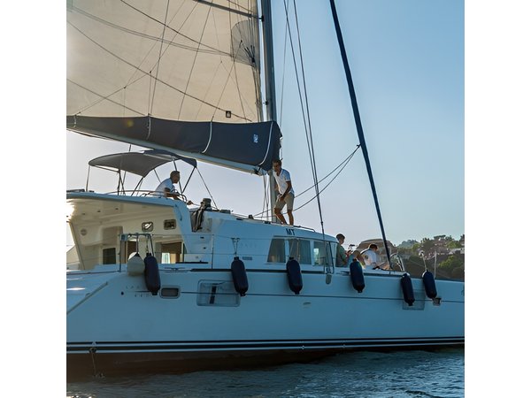 Private Catamaran Tour: Lisbon coast cruise with barbecue and drinks