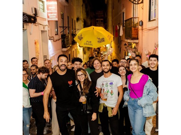 Lisbon Pink Street Pubcrawl: 1h Open Bar, Shots,VIP Club Entry