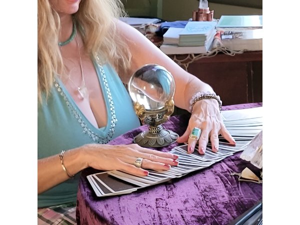 1 Hour Private Tarot Reading in Wilmington