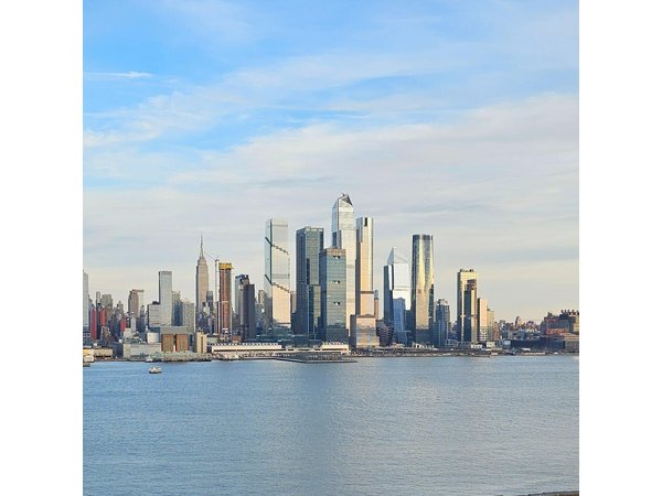 New York Skyline Magic - The Real Skyline With a Real Local