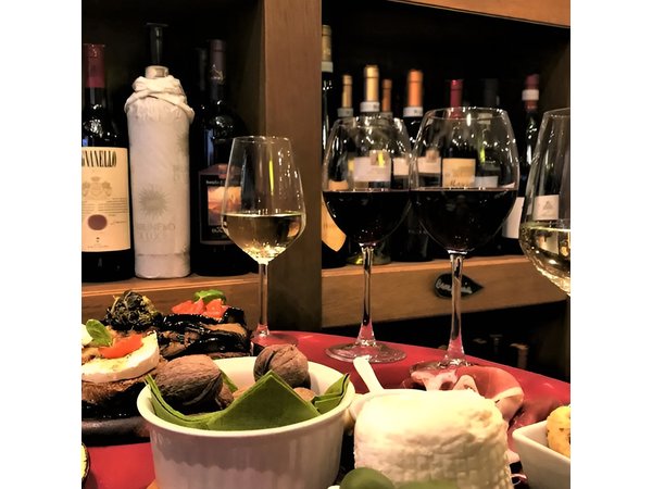 Wine and Food Tasting in Naples Italy