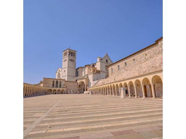 Private Full-Day Tour of Assisi and Cortona from Florence