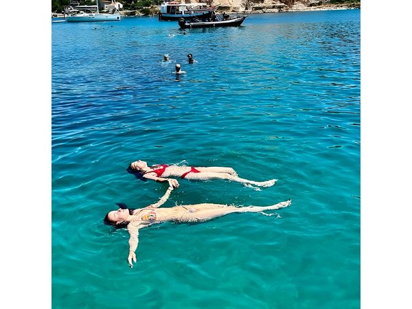 Private Tour from Split: Blue Lagoon & 3 Islands + Wine Included