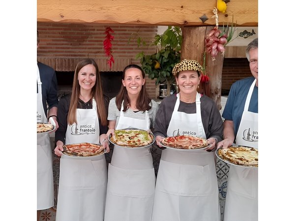 Sorrento Pizza Making Class with Local Pizzaiolo Hands on 100%