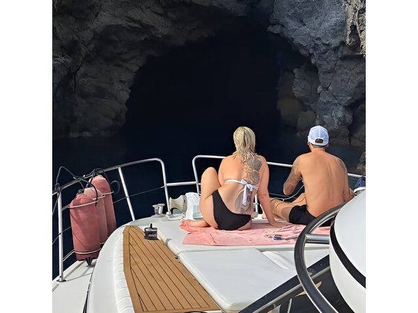 Tour of Ischia in Private Yacht