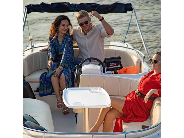 Private Cruise on Vistula in Warsaw for 4 with our Helmsman