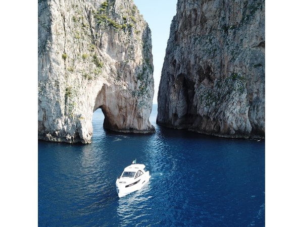Private Boat Tour from Naples to Capri Jeanneau DB43 Dolce Vita