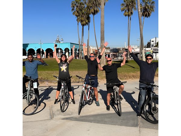 Los Angeles: Full-Day eBike Tour — Beaches, Beverly Hills & More