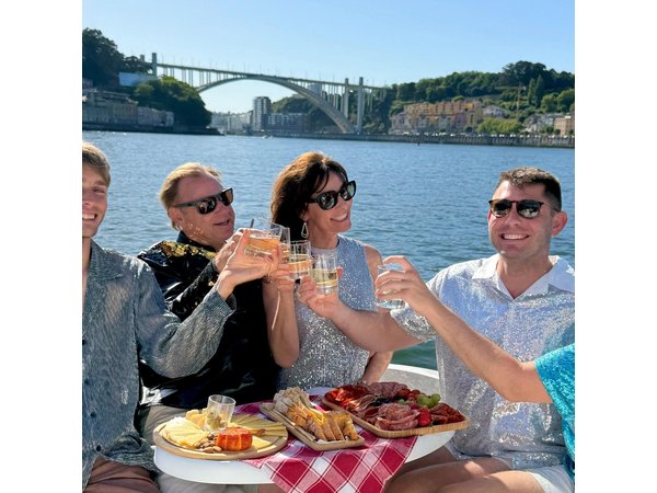 Porto: 6 Bridges Private Douro River Yacht w/ Food & Wine