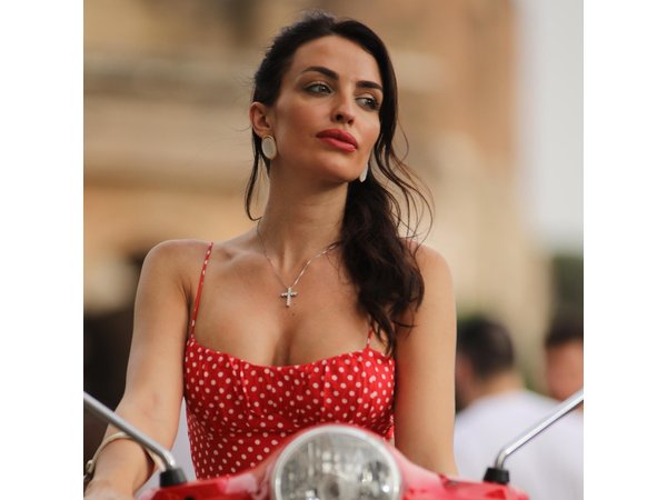 Rome Vespa City & Photo Tour by Mammamia Boys