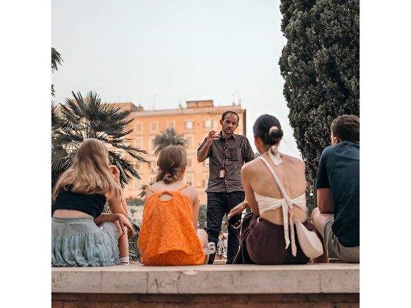 Walk the magic of Rome at night