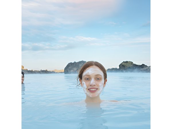 Blue Lagoon Admission with Mask, Drink, Transfers from Reykjavik