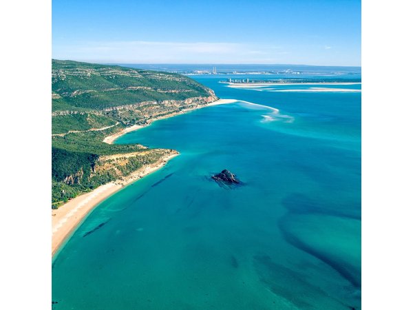 Private Full Day Tour Arrabida, Palmela, Azeitão and Sesimbra