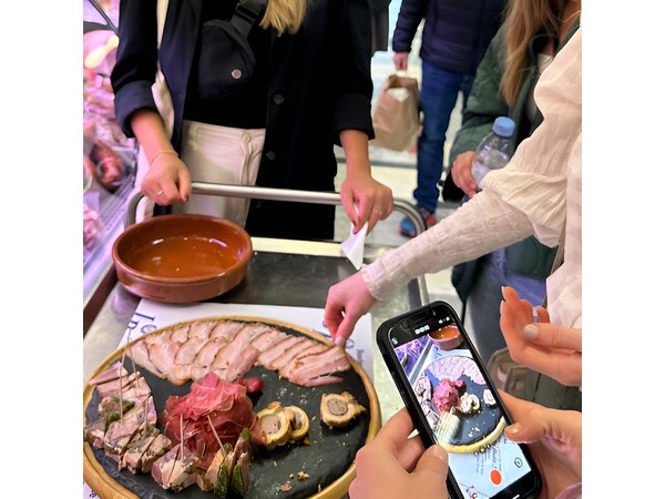 Food tour with EAT and CHILL TOUR Geneva & Lausanne