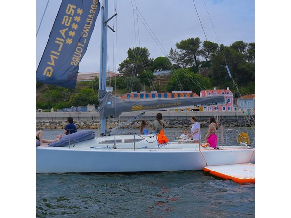 4 Hours Private Swimming/Sailing Tour on Sailboat in Lisbon Beach