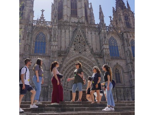 Barcelona Highlights Guided Tour with Monjuic Cable Car