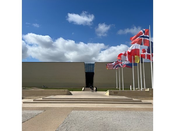 Normandy D-Day Beaches and Caen Memorial Private Tour from Paris