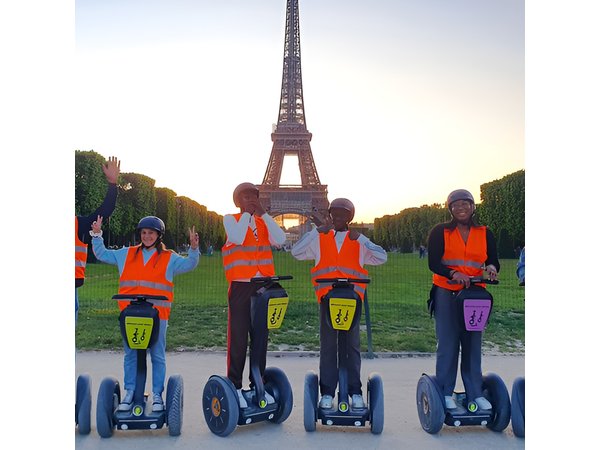 Segway by night ! Illuminated Paris