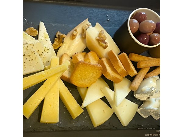 Porto Private Gourmet Food & Wine Historic Tour with a Sommelière