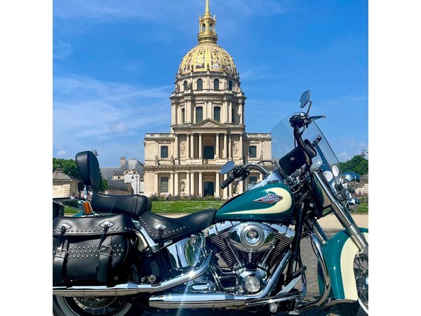 Vintage Motorcycle Rental in Paris