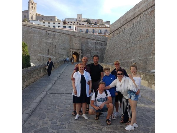 OFFSHORE Private Guided Tour in Ibiza -Unesco old town & beaches