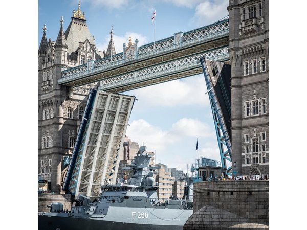 Explore Tower Bridge & London's Top 30 Landmarks Tour