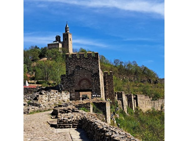 Veliko Tarnovo and Arbanasi day tour from Sofia with pickup