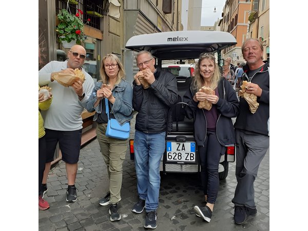 Lip smacking Rome Food Tour Experience in a Golf cart