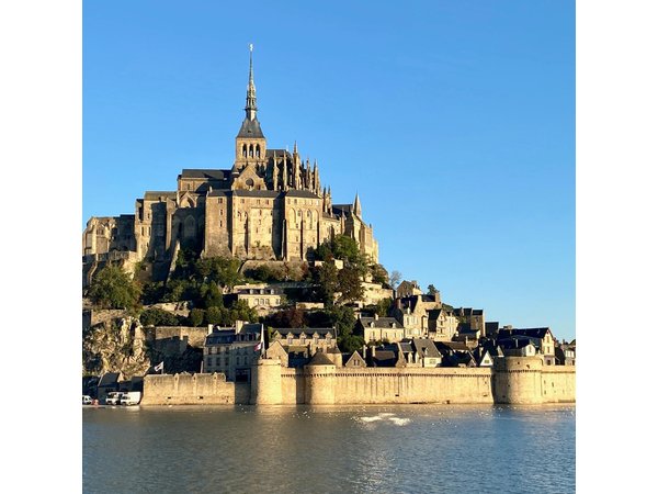 Private Mont Saint-Michel, Honfleur Trip from Paris by Mercedes